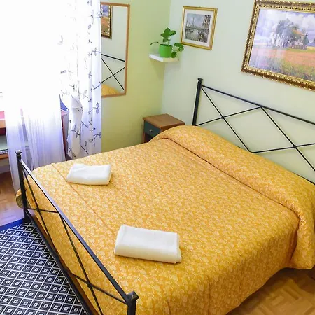 Affittacamere Casa Vacanza Frendy - Zona Con Parcheggio Gratis Sulla Strada Roma