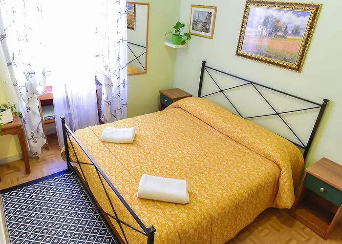 Pensionat Casa Vacanza Frendy - Free Airport Transportation On Arrival If You Book An Of Minimum 3 Nights And 6 People Rom